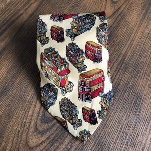 🎄 Hugo boss  bus tie silk cream/red/blue